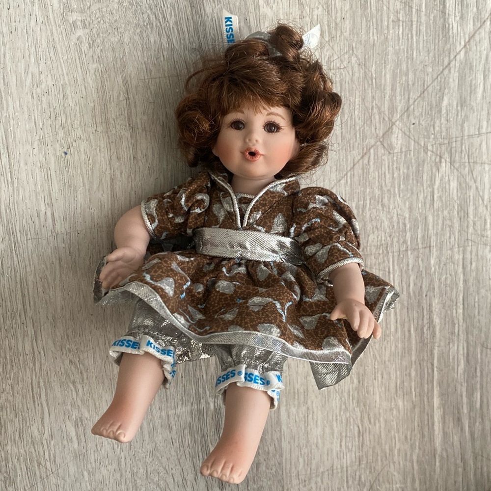 VTG Marie Osmond Hershey Kiss Tiny Tot Porcelain Doll